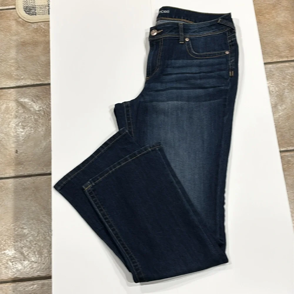 Maurices Jeans - Picture 2 of 9